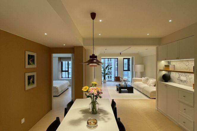 2BR Apartment in Gubei with Floor-to-Ceiling Windows (L10/L15)