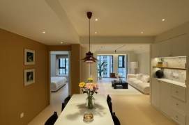 2BR Apartment in Gubei with Floor-to-Ceiling Windows (L10/L15)
