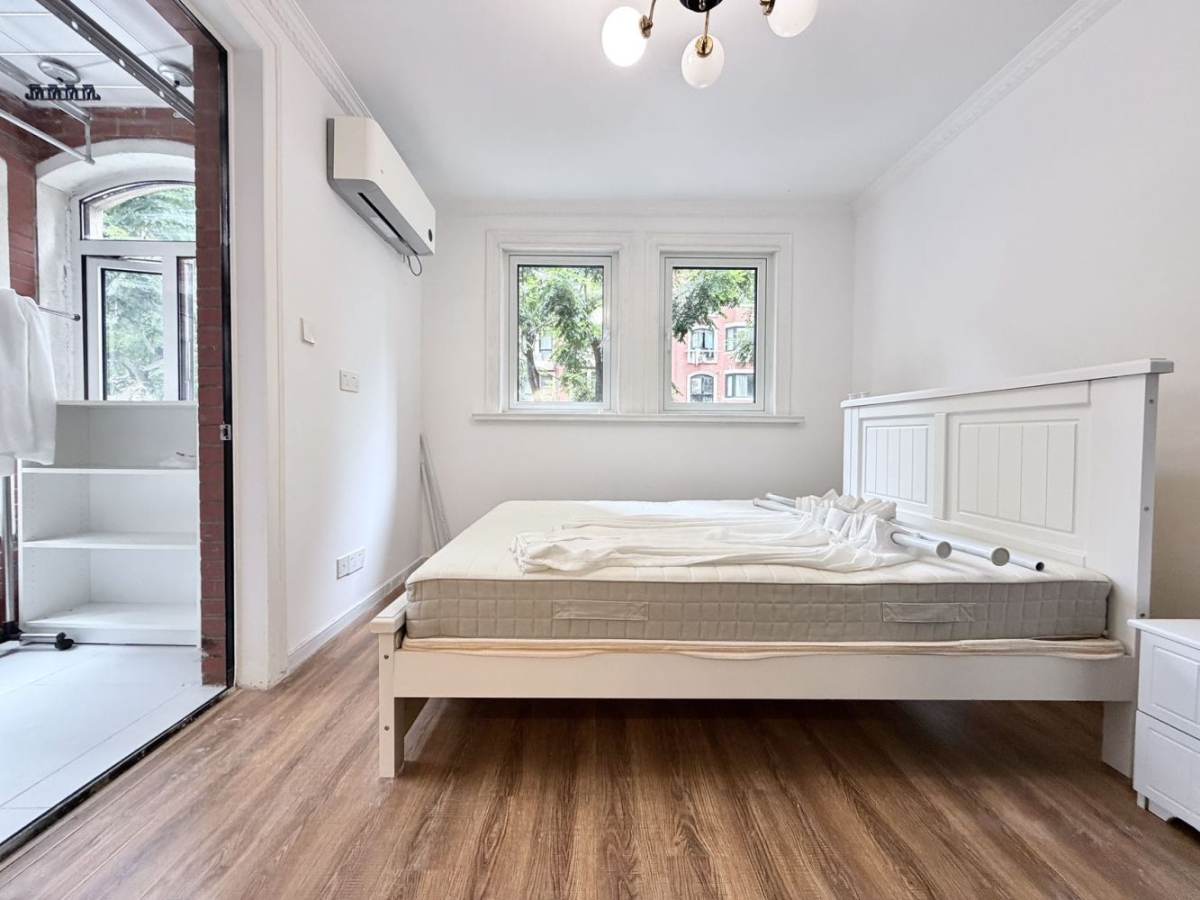 Housing image — Bedroom
