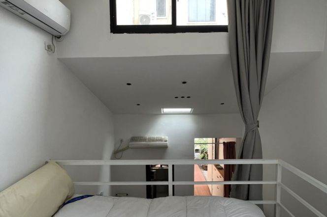 High-Ceiling Historic 1BR Lane House near IAPM with Terrace