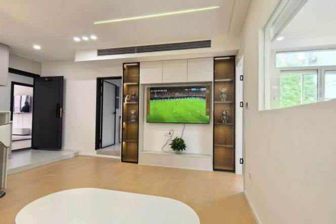 1BR Apartment in Jing'an (L2/L12/L13)