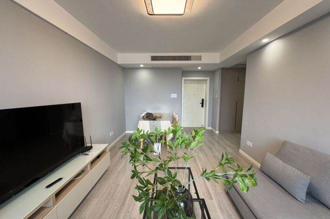 High-Floor 1BR Apartment at Yunhe Garden with Outstanding View