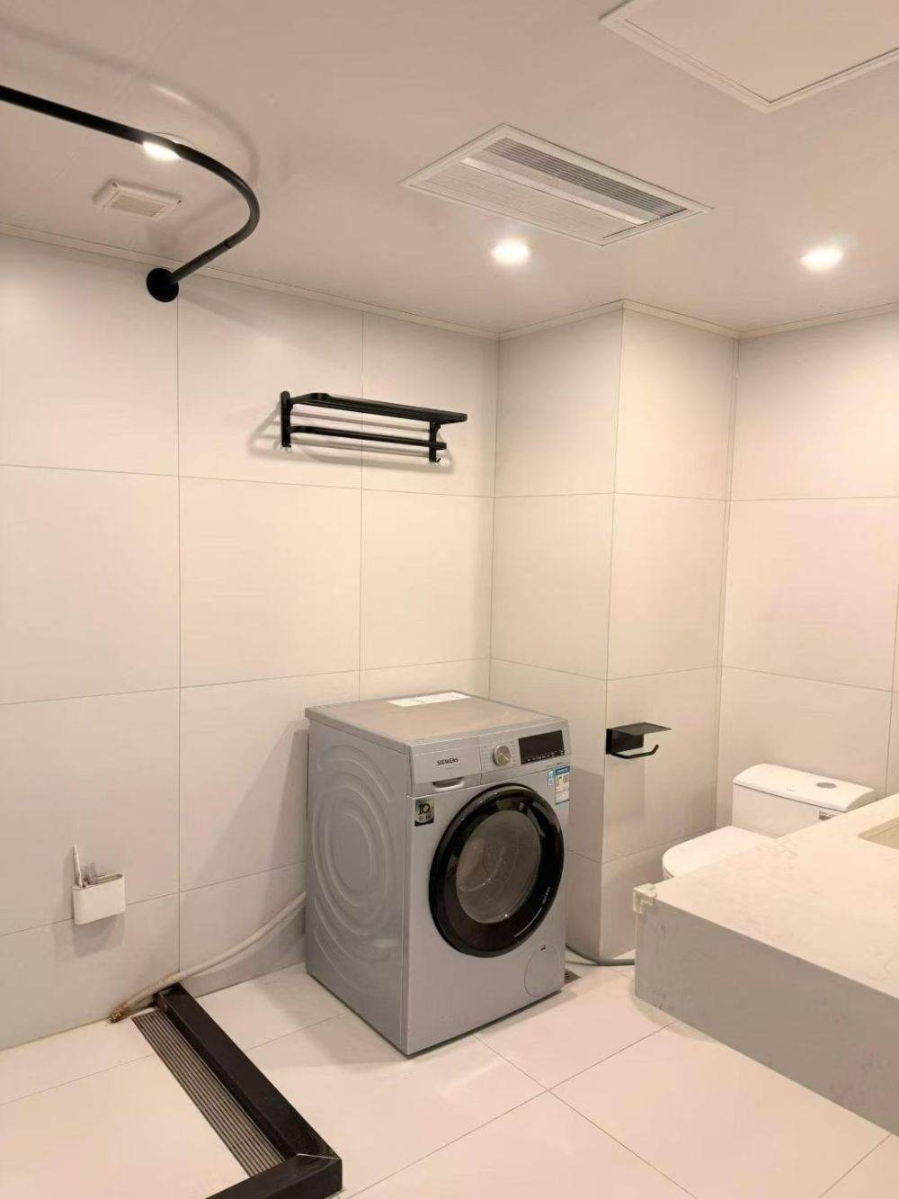 Housing image — Bathroom
