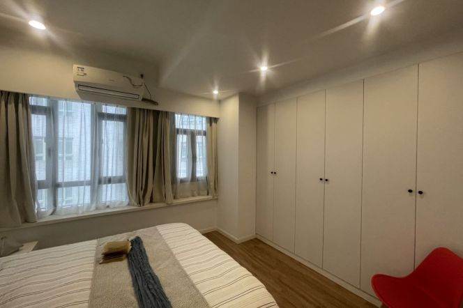 2BR Apartment in Jing'an