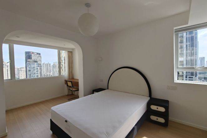 High-Floor 2BR Apartment near Hong Kong Plaza with Outstanding View (L1/L8/L14)