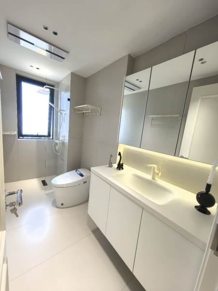 Housing image — Bathroom