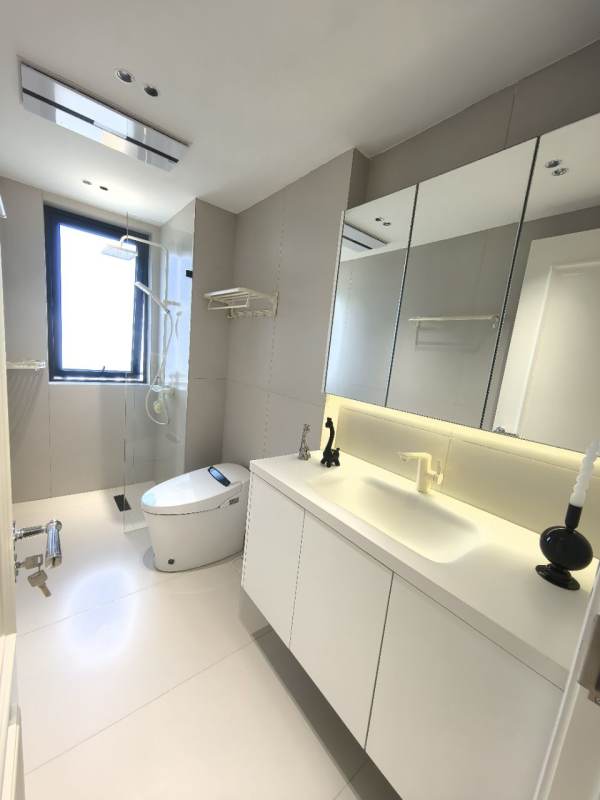 Housing image — Bathroom