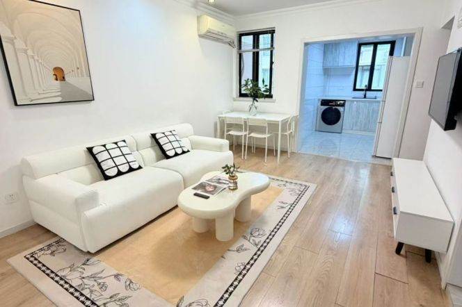 2BR Apartment near Zhongshan Park (L2/L11)