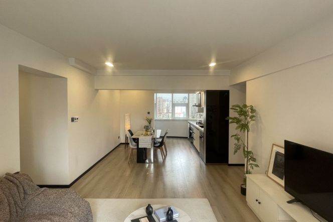 Spacious 2BR Apartment in Jing'an with Outstanding View (L2/L11)