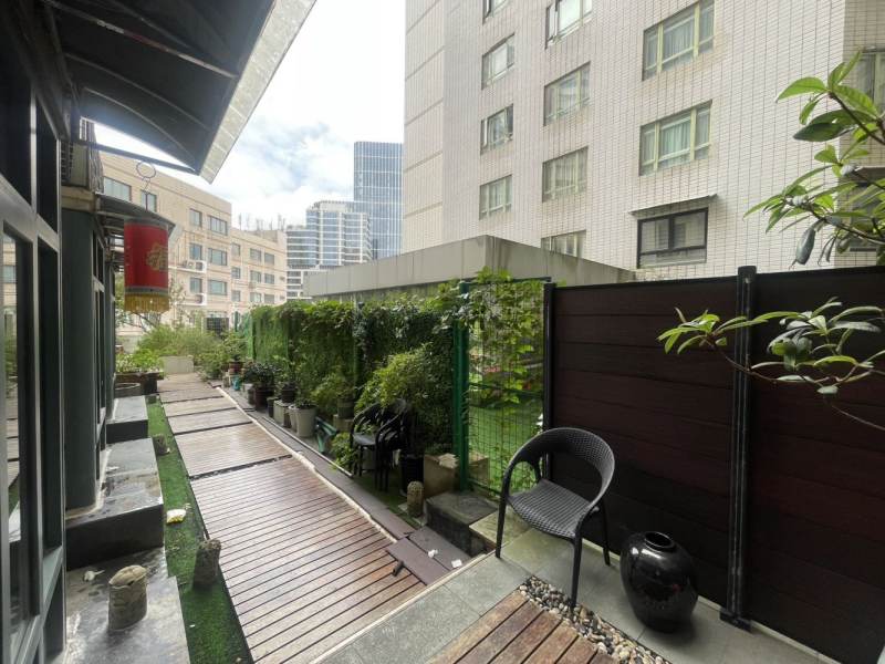 Housing image — Balcony