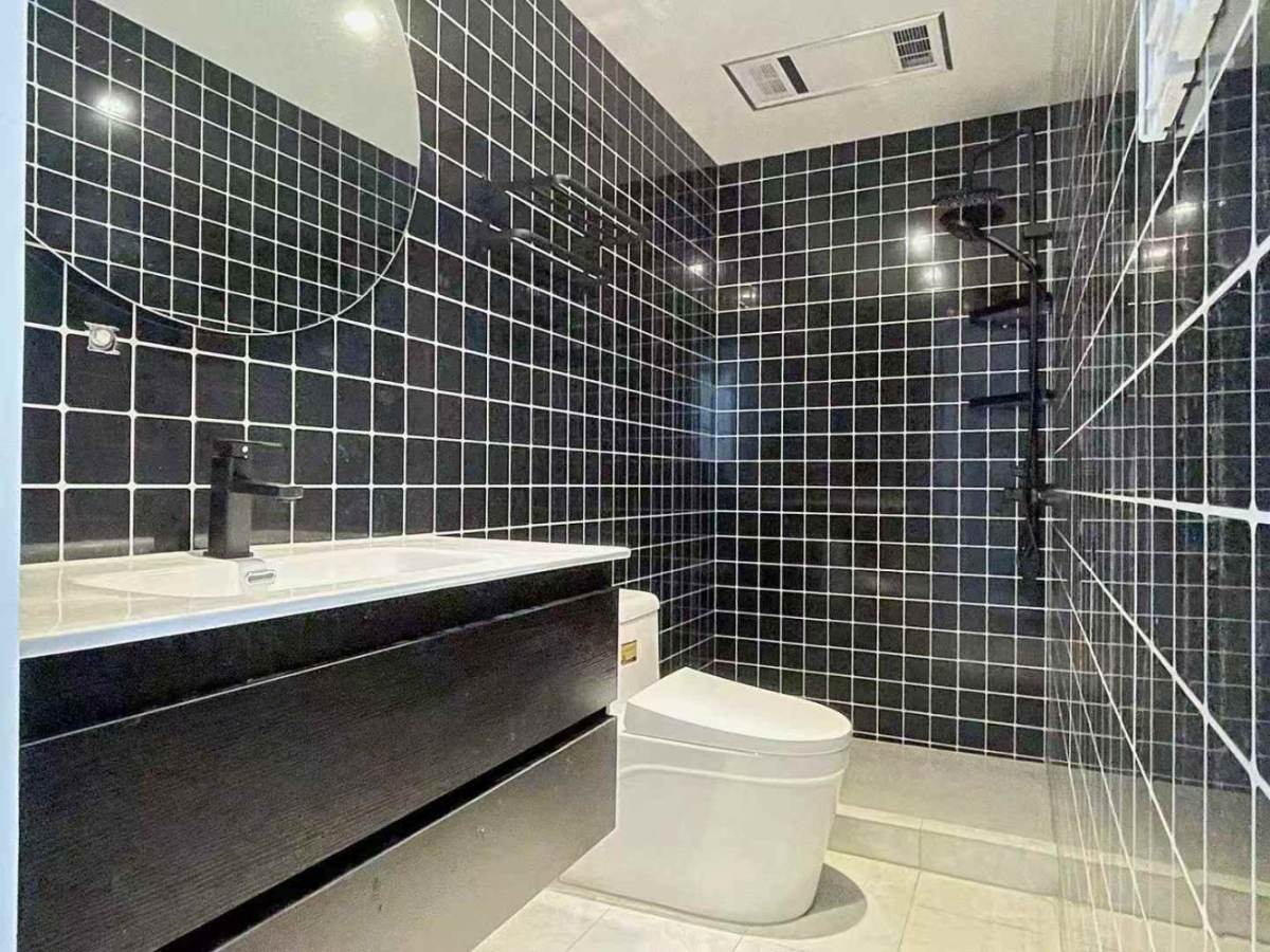 Housing image — Bathroom