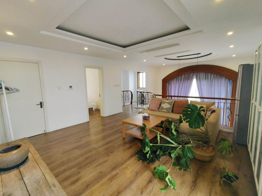 Housing image — Living Room
