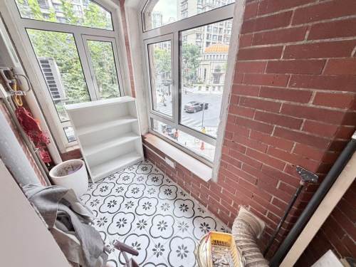 Housing image — Balcony