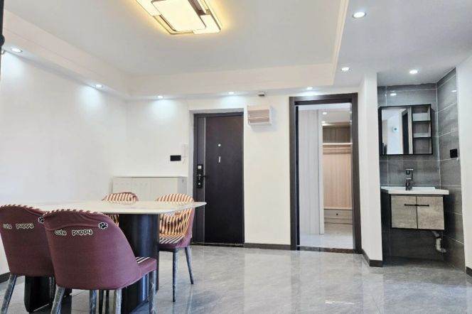 High-Floor 2BR Apartment near Changping Rd Metro with Outstanding View (L7)