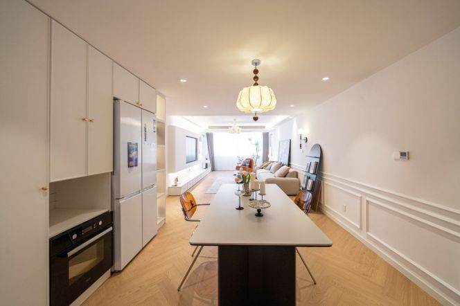 High-Floor 3BR Apartment in Gubei (L2/L15)