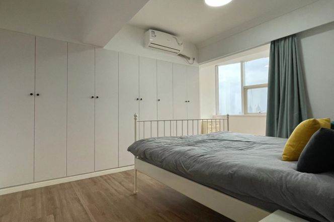 High-Floor Spacious 1BR Apartment in Jing'an with Outstanding View (L2/L11)
