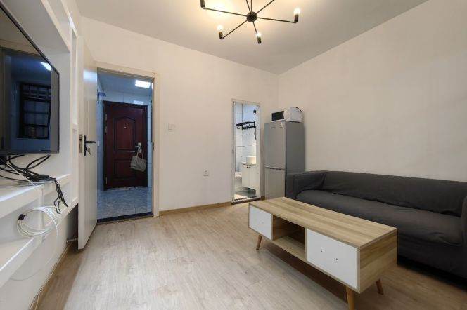 1BR Apartment in Jing'an with Terrace (L7)