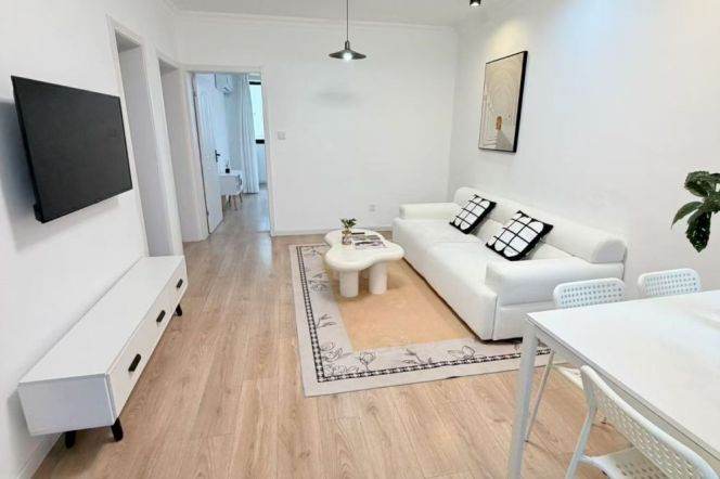 2BR Apartment near Zhongshan Park (L2/L11)