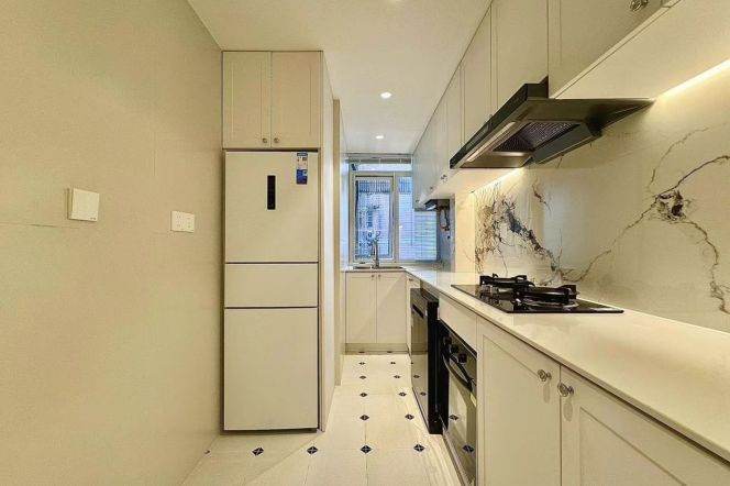 High-Floor Spacious 2BR Apartment near Zhongshan Park