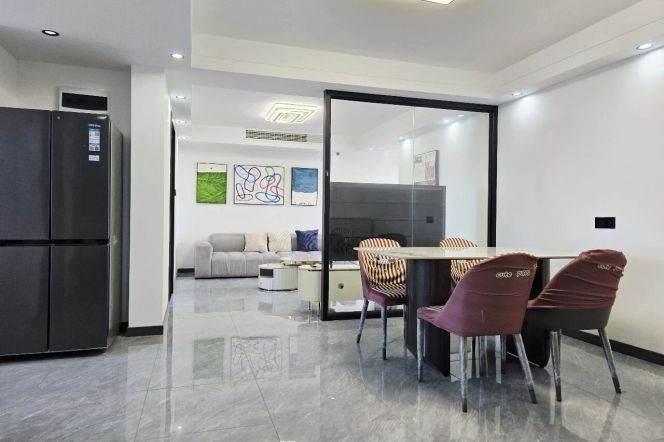 High-Floor 2BR Apartment near Changping Rd Metro with Outstanding View (L7)