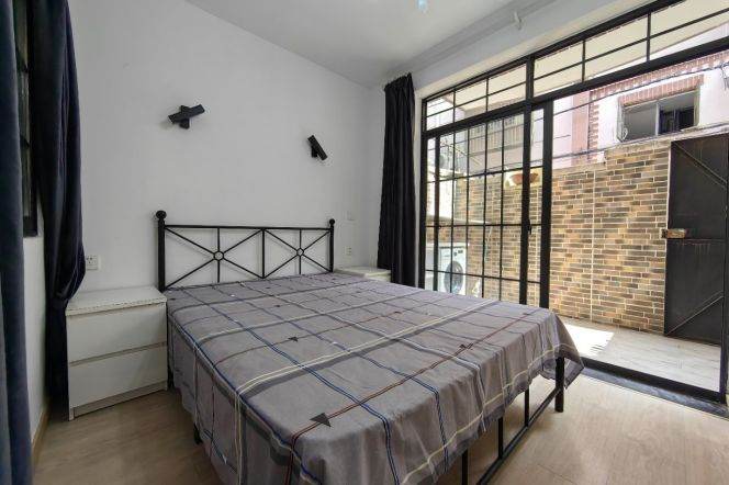 1BR Apartment in Jing'an with Terrace (L7)