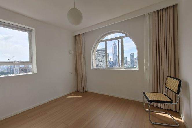 High-Floor 2BR Apartment near Hong Kong Plaza with Outstanding View (L1/L8/L14)