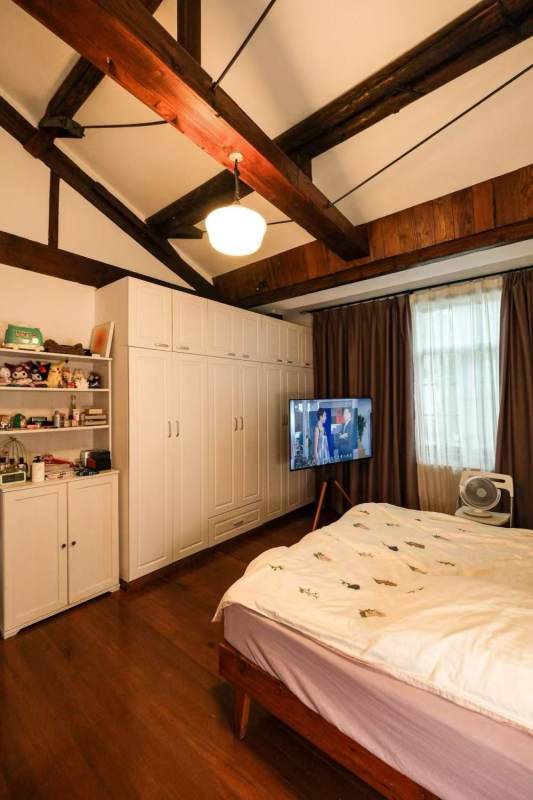 Housing image — Bedroom