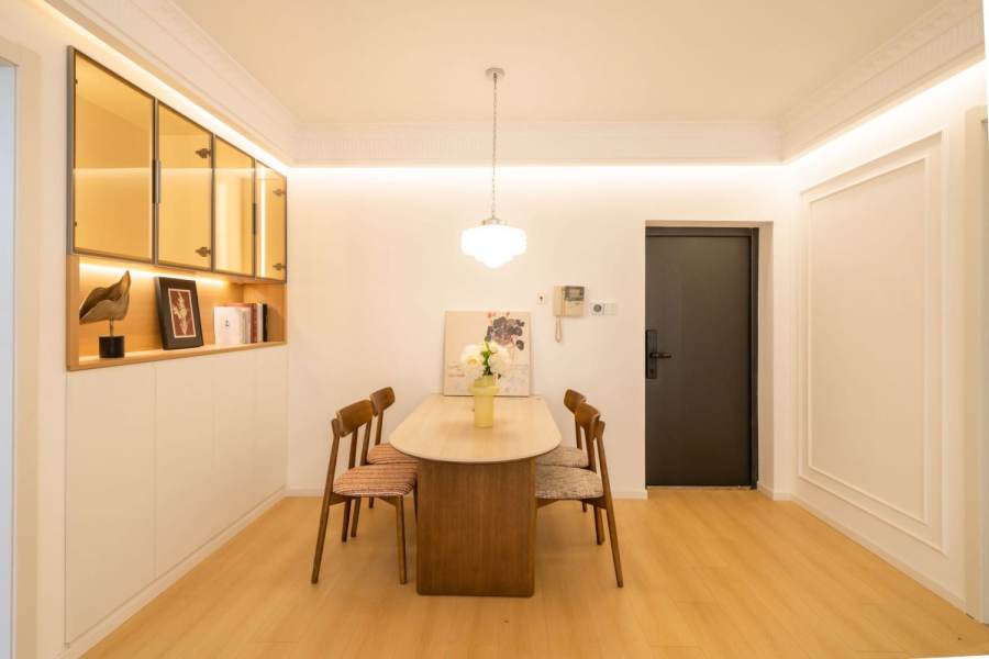 Housing image — Dining Area