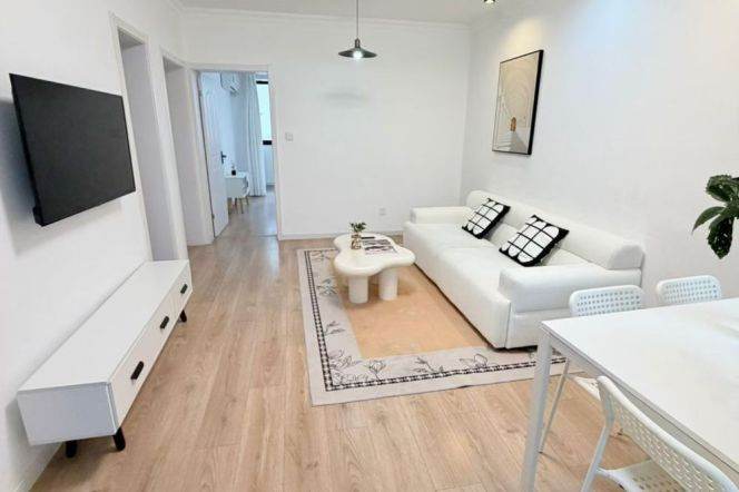 2BR Apartment near Zhongshan Park (L2/L11)