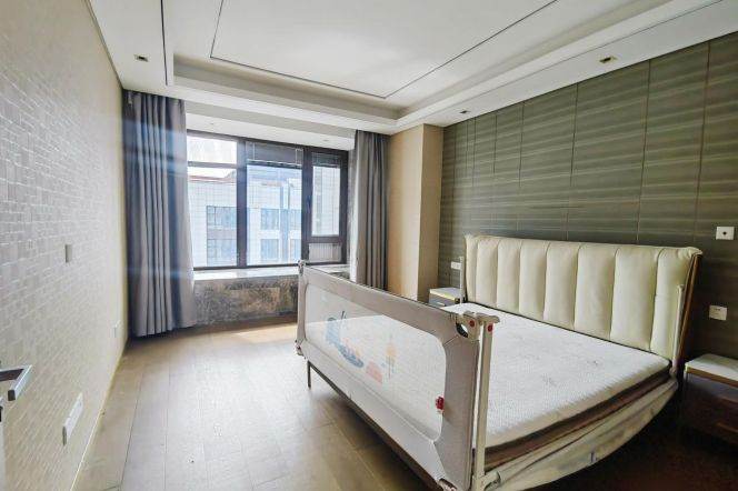 Spacious 3BR Apartment near Oriental Sports Center Metro