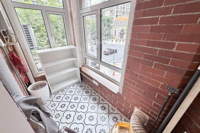 3BR Apartment in Old Xuhui with Green View (L9/L12)
