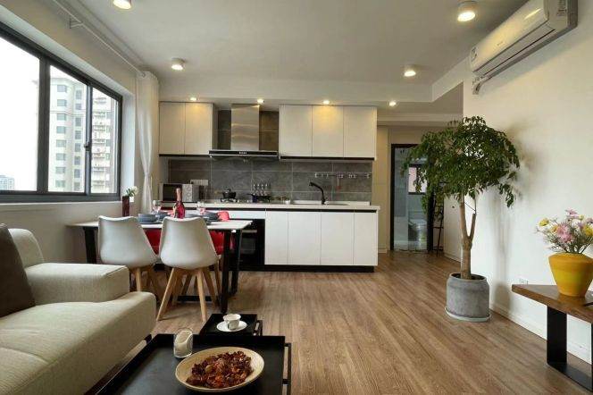 High-Floor Spacious 1BR Apartment in Jing'an with Outstanding View (L2/L11)
