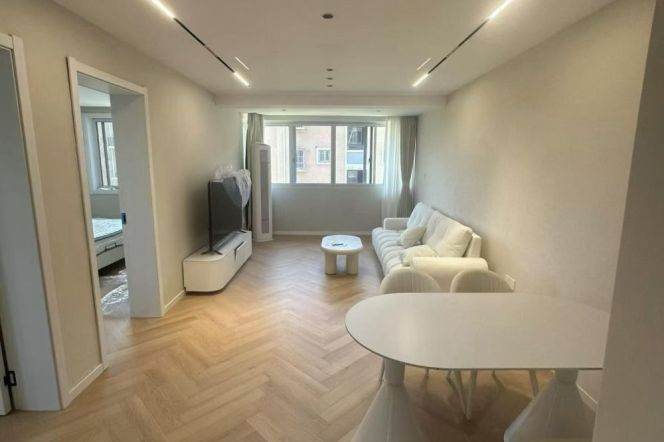 2BR Apartment in Hongqiao CBD