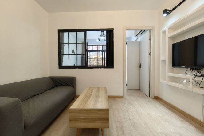 1BR Apartment in Jing'an with Terrace (L7)