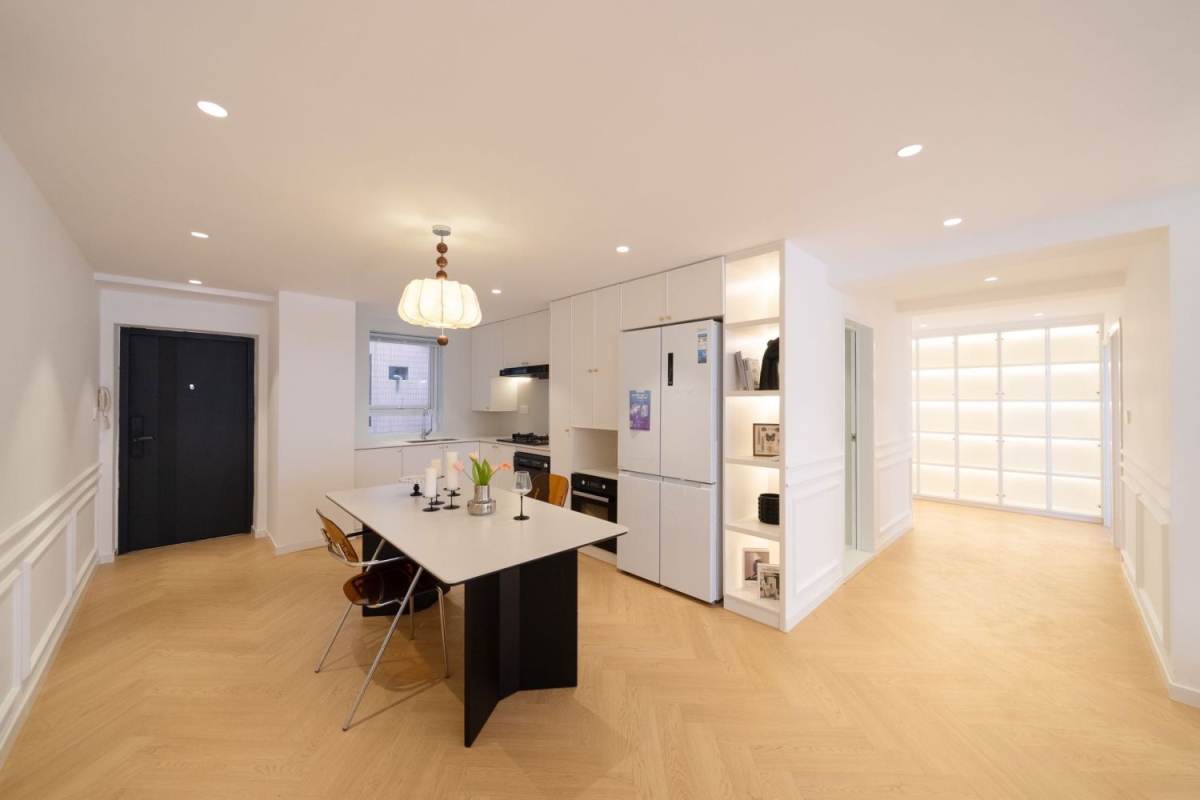 Housing image — Dining Area