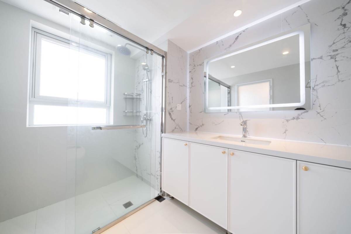 Housing image — Bathroom