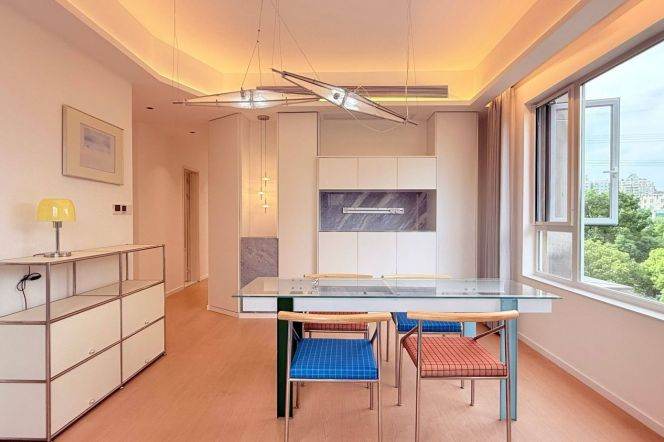 Spacious 3BR Apartment in Gubei