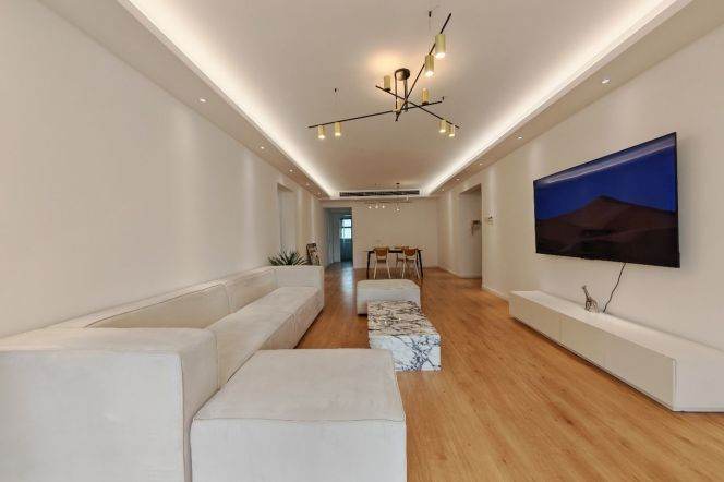 High-Floor 4BR Apartment at One Park Avenue