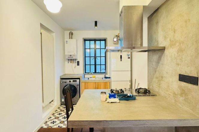 2BR Apartment in Jing'an