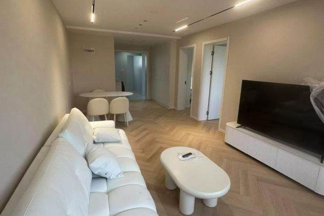 2BR Apartment in Hongqiao CBD
