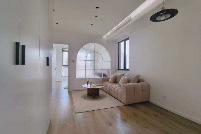 1BR Apartment in Old Xuhui (L9/L12)