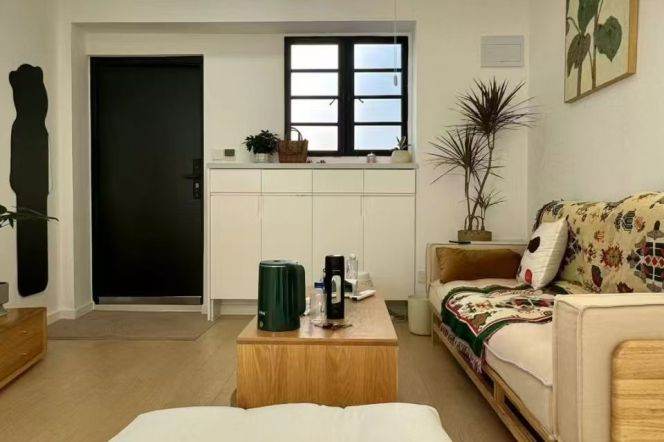 1BR Apartment in Old Xuhui (L10/L11)