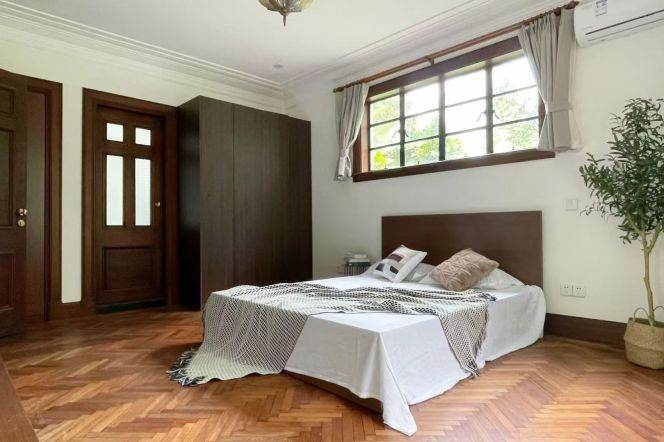 1BR Apartment near West Yan'An Rd Metro