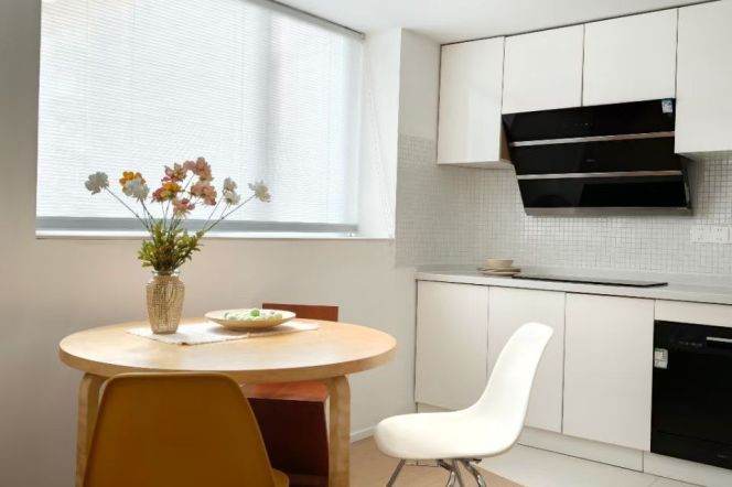 1BR Apartment near Jing'an Temple (L2/L11)