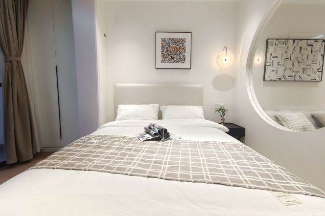 1BR Apartment in Xujiahui with Private Garden (L1/L4)