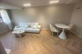 2BR Apartment in Hongqiao CBD