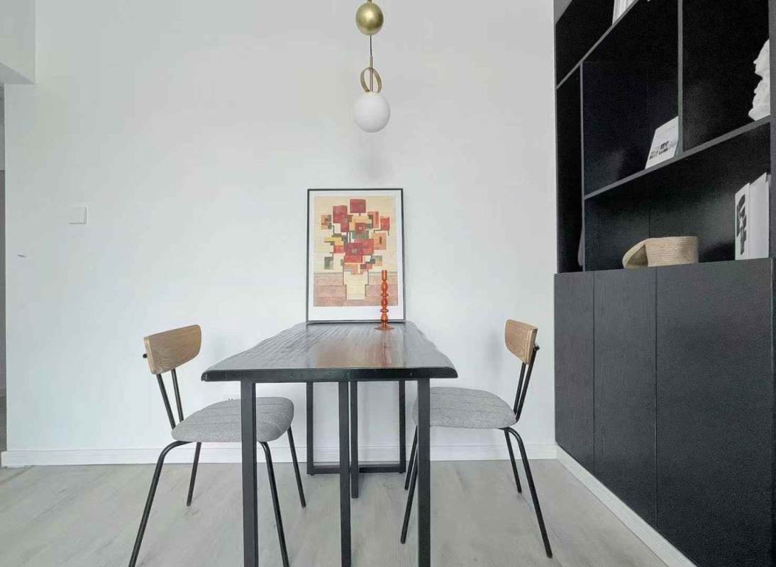 Housing image — Dining Area