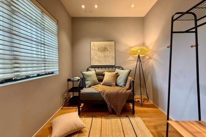 High-Ceiling 2BR Heritage Apartment near Xintiandi (L1/L13/L14)
