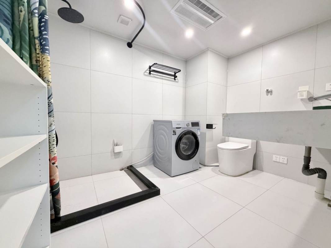 Housing image — Bathroom