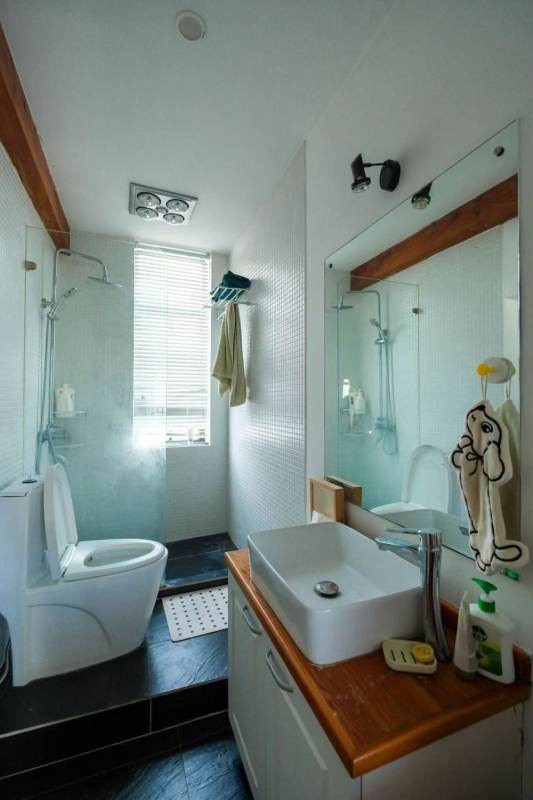 Housing image — Bathroom